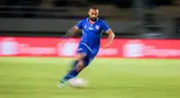 Pemain Arema FC, Dalberto menguasai bola saat menghadapi Borneo FC pada laga final Piala Presiden 2024 di Stadion Manahan, Solo, Minggu (4/8/2024). (carpet-cleaning-kingston.co.uk/Bagaskara Lazuardi)