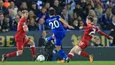 Proses terjadinya gol yang dicetak gelandang Leicester, Shinji Okazaki ke gawang LIverpool pada laga Piala Liga di Stadion King Power, Leicester, Selasa (19/9/2017). Leicester menang 2-0 atas Liverpool. (AFP/Lindsey Parnaby)