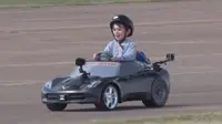 Bikin Heboh, Bocah Pamer Aksi Slalom Pakai Corvette Stingray