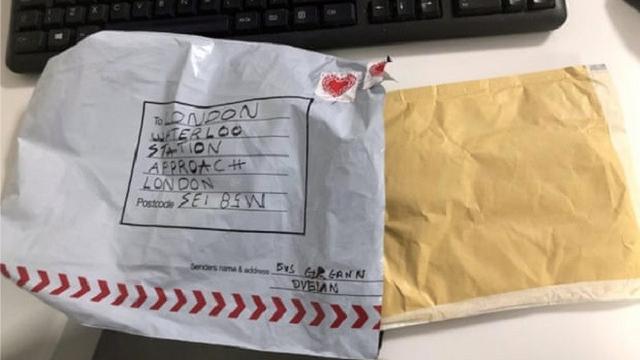 Bom Paket di Inggris