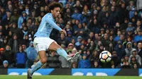 Pemain Manchester City, Leroy Sane mencatatkan namanya menjadi salah satu pemain pemberi assist terbyank di Premier League, Sane telah mengoleksi total enam assist hingga pekan ke-16. (AFP/Oli Scarff)