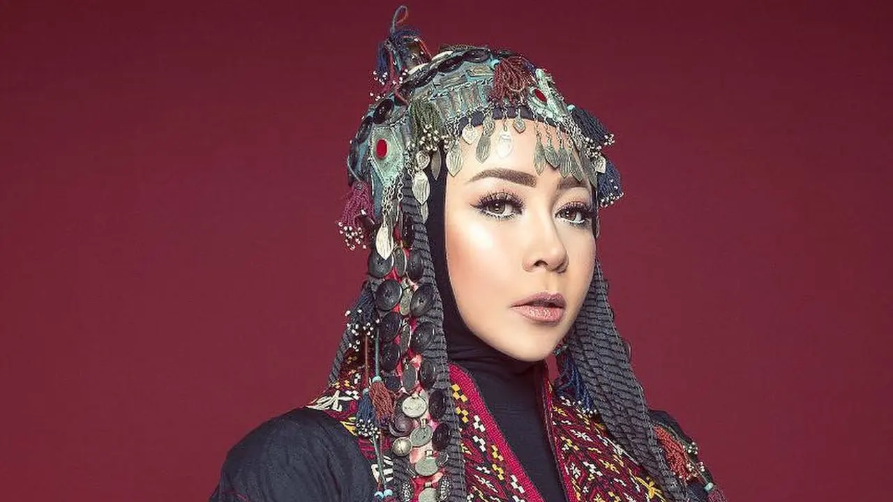[Bintang] Melly Goeslaw