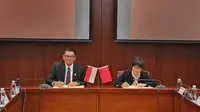 PT PLN (Persero) meneken nota kesepahaman (memorandum of understanding /MoU) dengan China Development Bank (CDB) dalam upaya akselerasi transisi energi. (Dokl PLN)