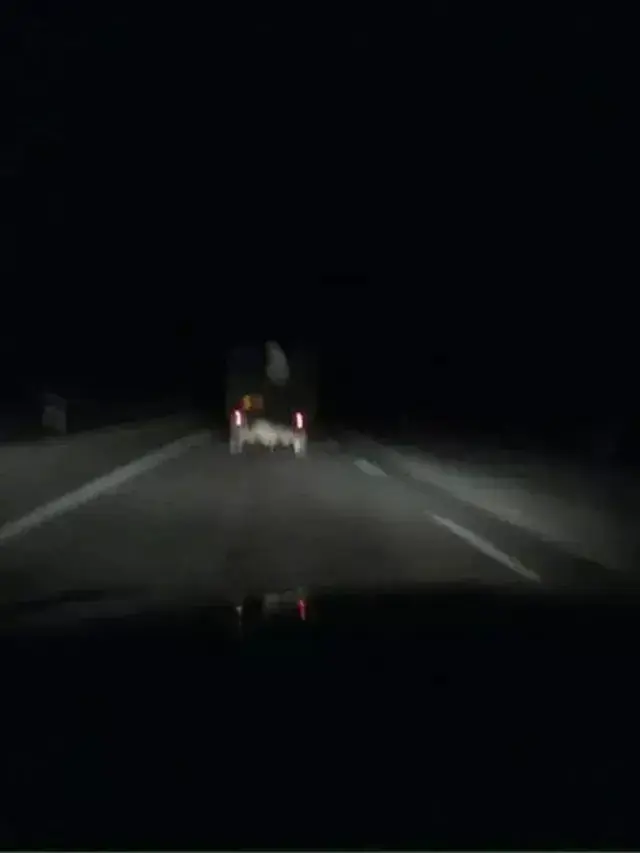 Kumpulan Potret Pocong Nebeng Truk, Mungkin Sudah Lelah Loncat-Loncat (ist)