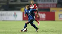 Pemain Muda Persib Bandung, Agung Mulyadi saat melawan Persipura Jayapura pada lanjutan Liga 1 2017 di Stadion GBLA, Bandung (7/5/2017). (Bola.com/Nicklas Hanoatubun)