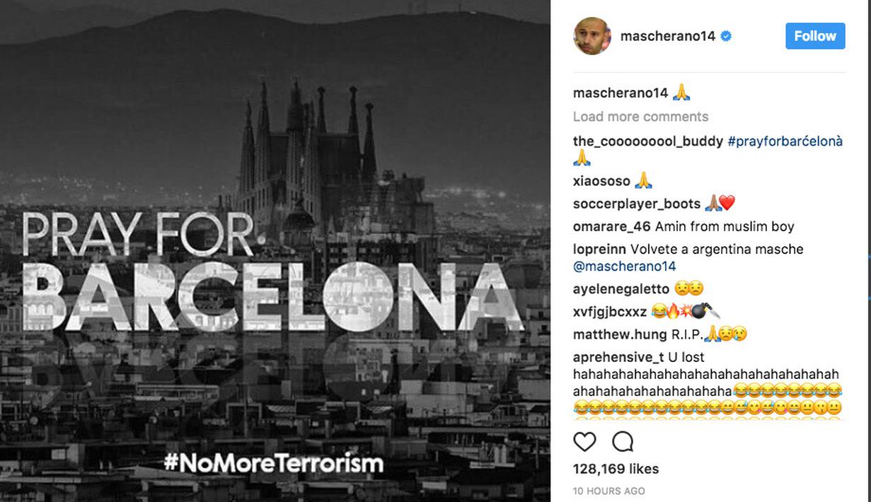 Mascherano memajang tulisan Pray For Barcelona pada akun Instagram miliknya sebagai bentuk simpatik terhadap korban teror Barcelona. (Bola.com/Instagram/Mascherano)