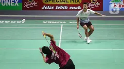 Anthony Sinisuka Ginting harus mengakui keunggulan Kenta Nishimoto di babak pertama Indonesia Open 2024. (Liputan6.com/Herman Zakharia)