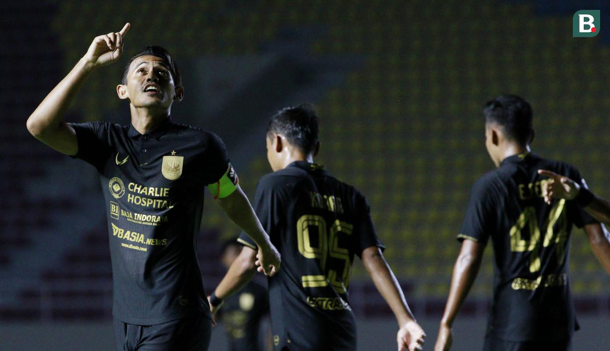 Striker PSIS Semarang, Hari Nur Yulianto merayakan gol ke gawang Barito Putera di Grup A Piala Menpora 2021 di Stadion Manahan, Solo, Minggu (21/3/2021). (Bola.com/Muhammad Iqbal Ichsan)