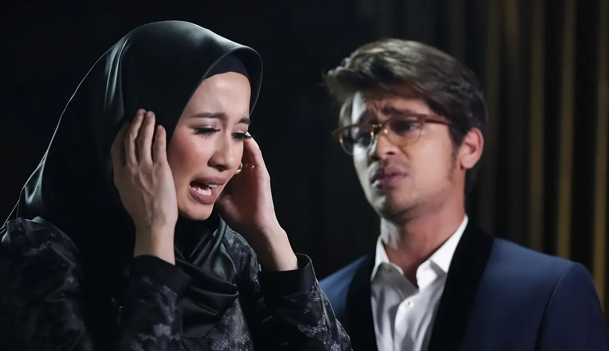 Selain sukses dalam peran, wanita kelahiran Surabaya, Laudya Cynthia Bella juga menekuni dunia tarik suara. Bagi Bella, nyanyi bukan hal yang baru, lantaran ia juga masih tergabung dalam grup BBB. (Bambang E. Ros/Bintang.com)