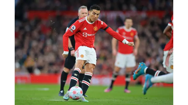 Foto: Gokil, Ini Dia Aksi Cristiano Ronaldo saat Cetak Hattrick ke Gawang Tottenham di Liga Inggris