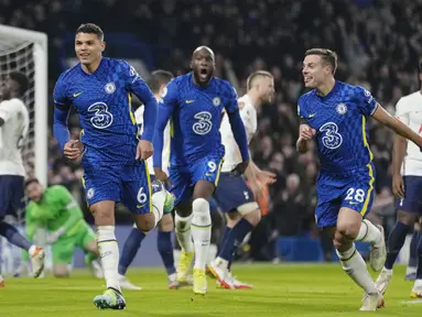 Chelsea berhasil memetik poin penuh kala menjamu Tottenham Hotspur dalam duel pekan ke-23 Premier League 2021/2022, Minggu (23/1/2022). (AP/Kirsty Wigglesworth)