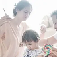 Ringgo Agus Rahman dan keluarga kecilnya.