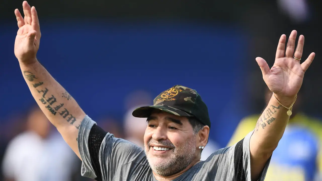 FOTO: Datang ke India, Diego Maradona Latih Talenta Muda