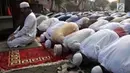 Ratusan jemaah saat menunaikan Salat Idul Adha 1439 H di di Masjid Al Furqan DDII, Jakarta, Selasa (21/8). (Merdeka.com/Iqbal S. Nugroho)