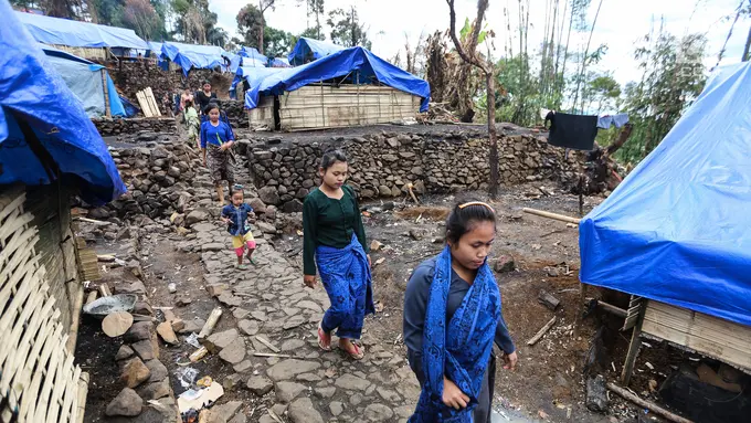 20170601-Membangun Kembali Rumah Baru Masyarakat Suku Baduy Luar-Fery