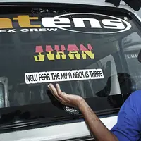 Dijamin ke-20 stiker kendaraan umum ini bikin kamu melupakan kepedihan hidup sebab jomblo akut