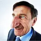Miliki Hidung Terpanjang di Dunia, Pria Ini Akui Punya Kemampuan Mencium Bau (Sumber: Siakap Keli)