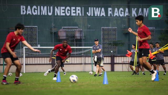 Latihan Timnas Indonesia Senior dan Timnas Indonesia U-20
