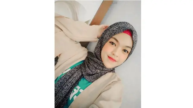Febriana Sapta pertama kali main sinetron saat masih berusia 6 tahun.