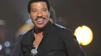 Lionel Richie Ungkap Pernah Tiduri Ribuan Fansnya