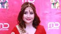 Cantiknya 3 Pesohor Saat Pakai Sari dalam Acara Diwali