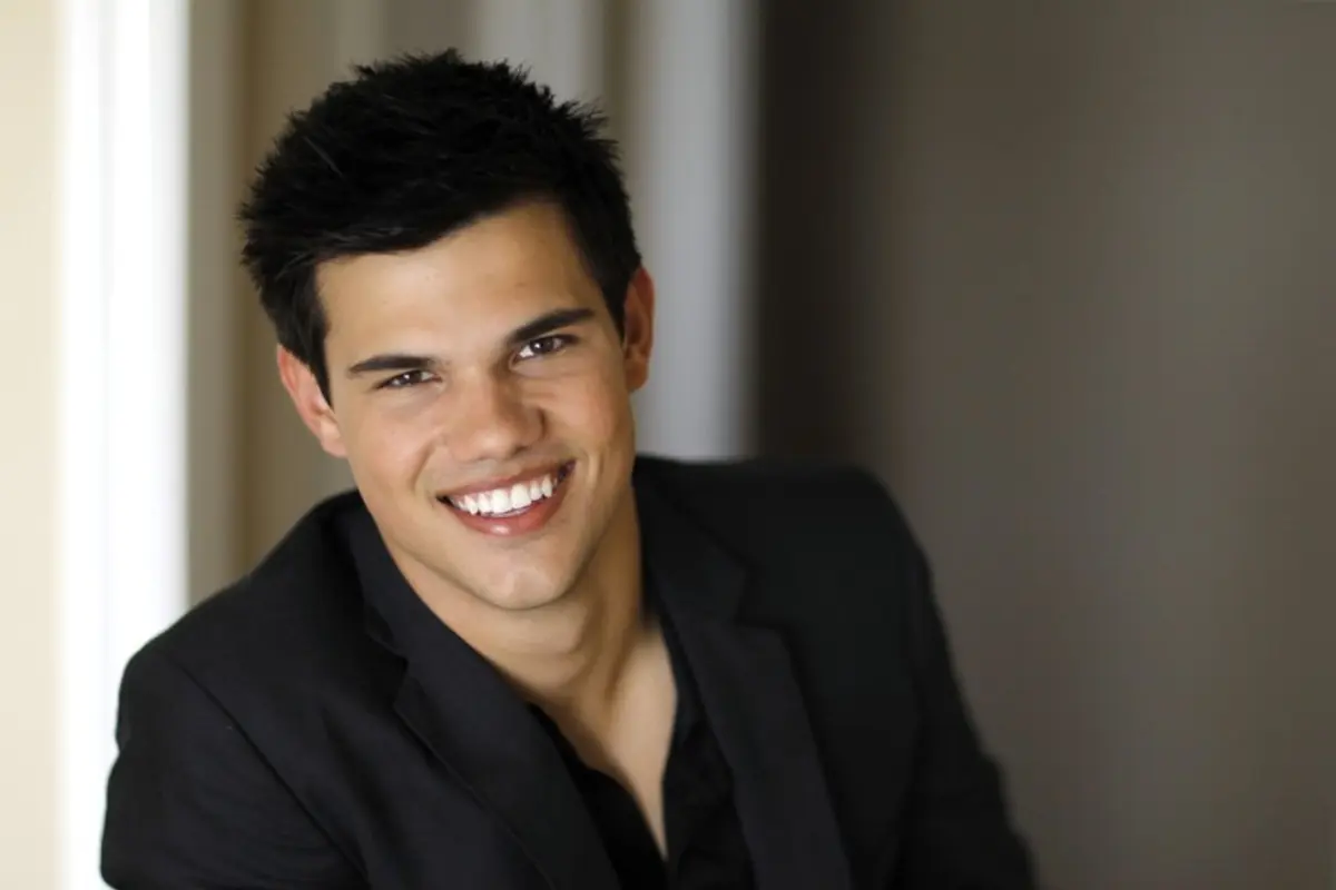 Taylor Lautner