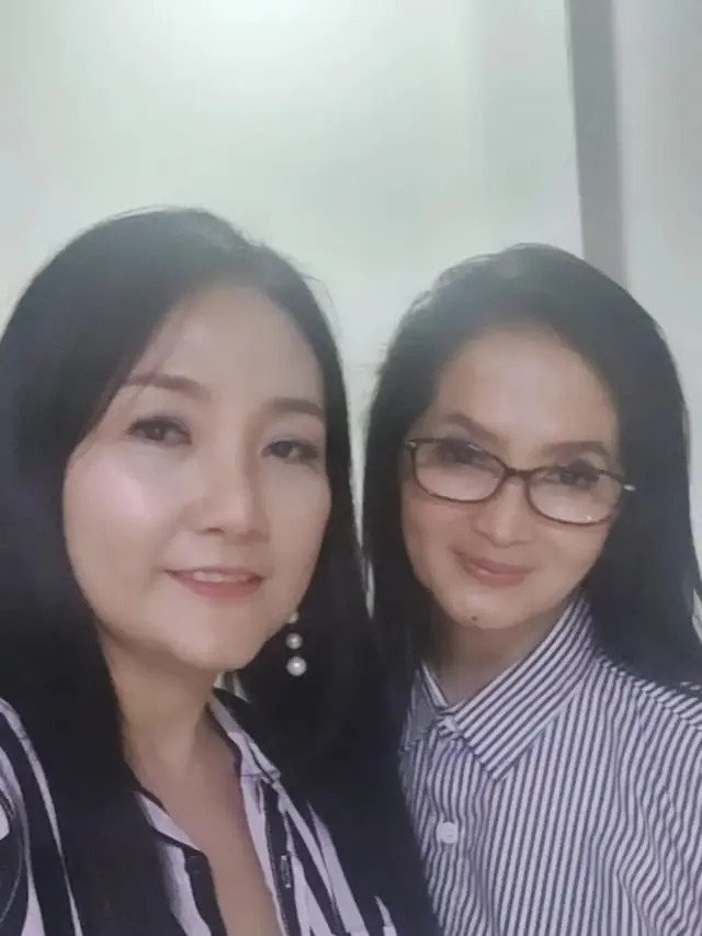 Yenni Ermella dan Istri Roy Marten, Anna Maria