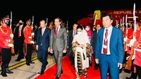 Presiden Joko Widodo atau Jokowi tiba di Bandara Internasional Phnom Penh, Kamboja sekitar pukul 19.30 waktu setempat, Rabu (9/11/2022). (Foto: Biro Pers Sekretariat Presiden).
