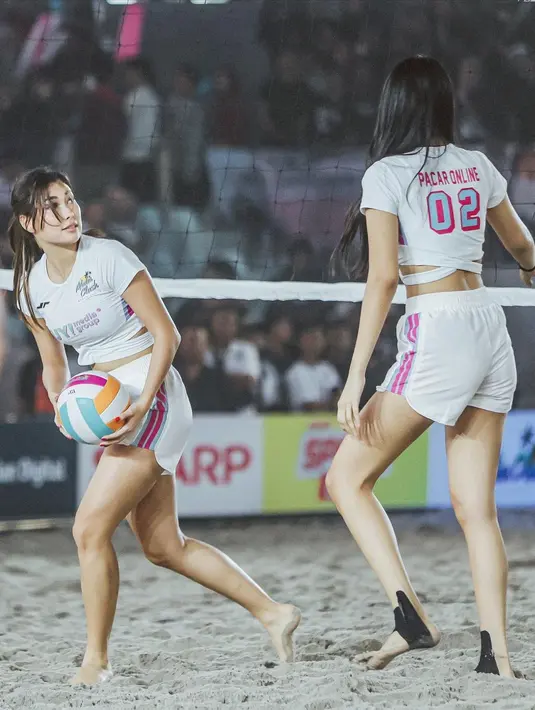 [Instagram/anyageraldine]