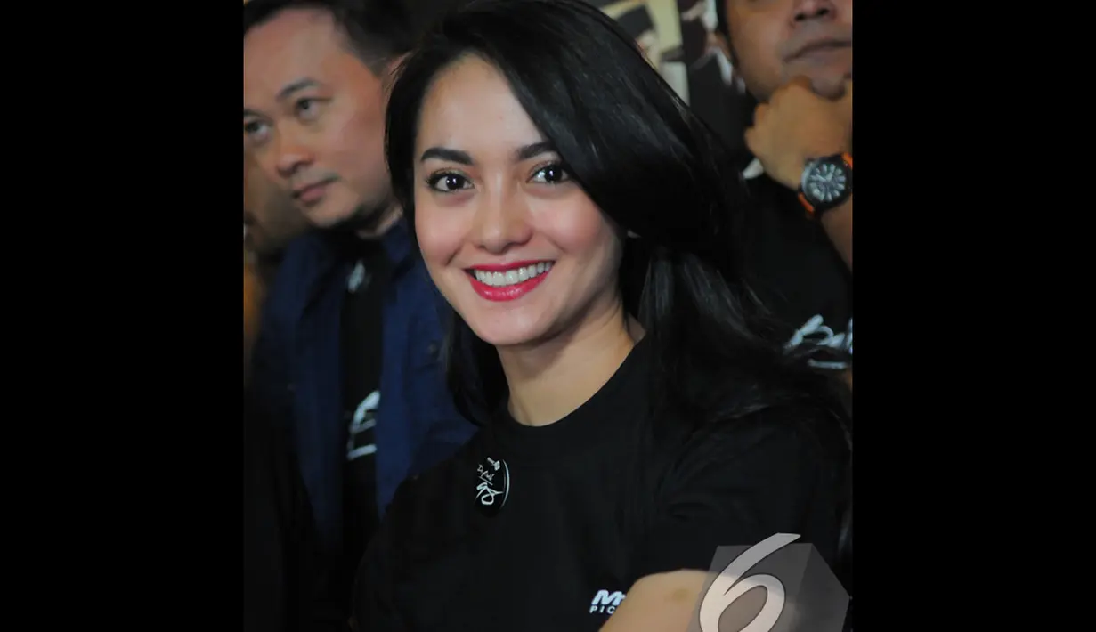 Ririn Ekawari saat menghadiri konferensi pers film Di Balik 98 di Djakarta Theater XXI, Rabu (7/1/2015). (Liputan6.com/Faisal R Syam)