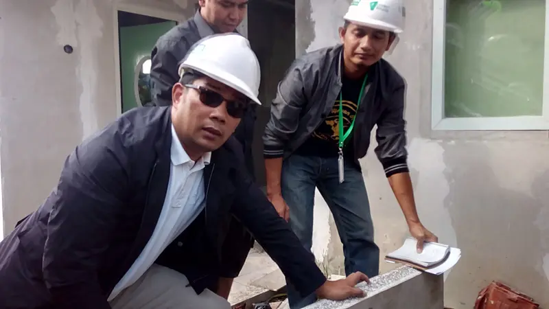 Kunjungi Korban Banjir Garut, Ridwan Kamil Promo Rumah Instan