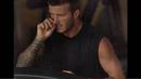 Entah cuek atau tak sadar, David Beckham pun asyik mengupil tanpa memikirkan keadaan sekitar. (Istimewa)