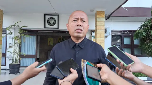 Polisi di Polda Sulawesi Tenggara dinilai lambat tangani kasus tambang Kolaka Utara, kuasa hukum memilih melapor ke Kejati.(Liputan6.com/Ahmad Akbar Fua)