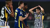 Momen pemain Juventus, Federico Chiesa kecewa timnya gagal menang melawan Hellas Verona di ajang Liga Italia. (MARCO BERTORELLO / AFP)