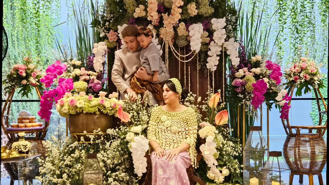 Potret siraman 7 bulanan Afifah anak Hetty Koes Endang (Sumber: Instagram/@hke57)