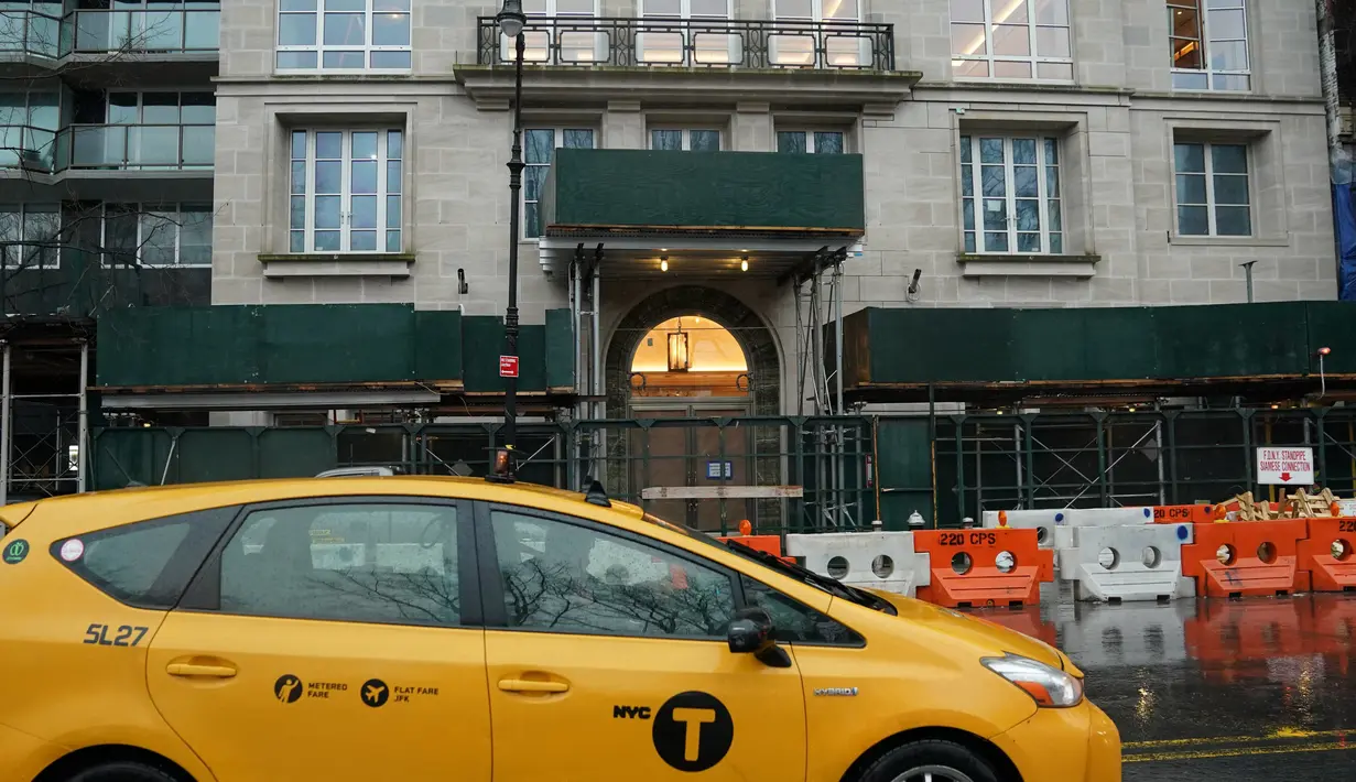 Sebuah apartemen di  220 Central Park South, New York pada 24 Januari 2019. Apartemen yang terjual dengan harga 238 juta dollar AS atau sekitar Rp 3,3 triliun itu memiliki empat lantai dan menghadap taman New York yang terkenal. (TIMOTHY A. CLARY/AFP)