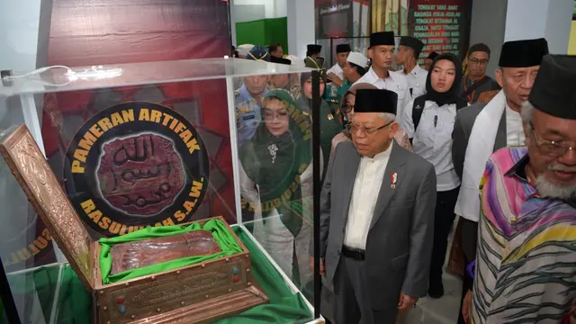 Wapres Ma'ruf Amin Meninjau Pameran Artefak Rasulullah SAW