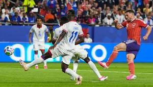 John McGinn (7) dari Skotlandia mencetak gol pertama timnya selama pertandingan Grup C Piala Dunia 2026 antara Haiti dan Skotlandia di Foxborough, Mass., dekat Boston, Minggu, 14 Juni 2026. (AP Photo/Martin Meissner)