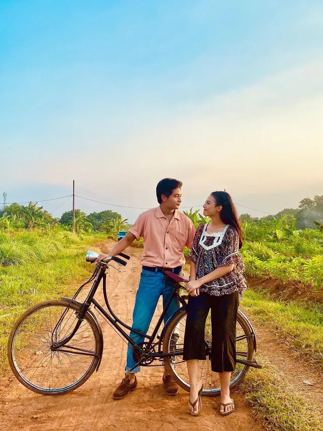 Randy Martin membintangi film digital Sebelum Dunia Terbalik: Tragedi Cinta Kemed dan Eros the Movie (https://www.instagram.com/p/CEivJIQl61K/)