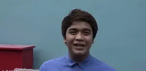 Gigi gingsul Billy Syahputra menjadi ciri khasnya saat tertawa. Tetapi, tahun ini Billy tampil beda dengan kawat gigi barunya. Billy pun sering mendapatkan protes dari para fans karena takut kehilangan ciri khas dari gigi gingsulnya.