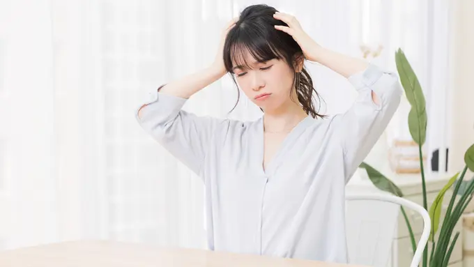 wanita januari sedih