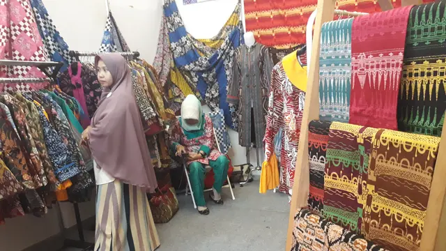 Sebanyak 320 pengusaha UMKM se Kota Tangerang, tunjukan kerajinan dan olahan makanannya di Tangerang Expo 2019.