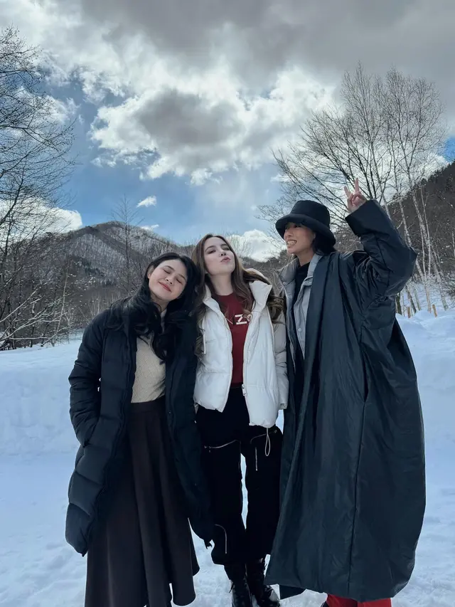 7 Momen Agatha Chelsea Syuting Film di Jepang, Potretnya saat Tidur Jadi Sorotan