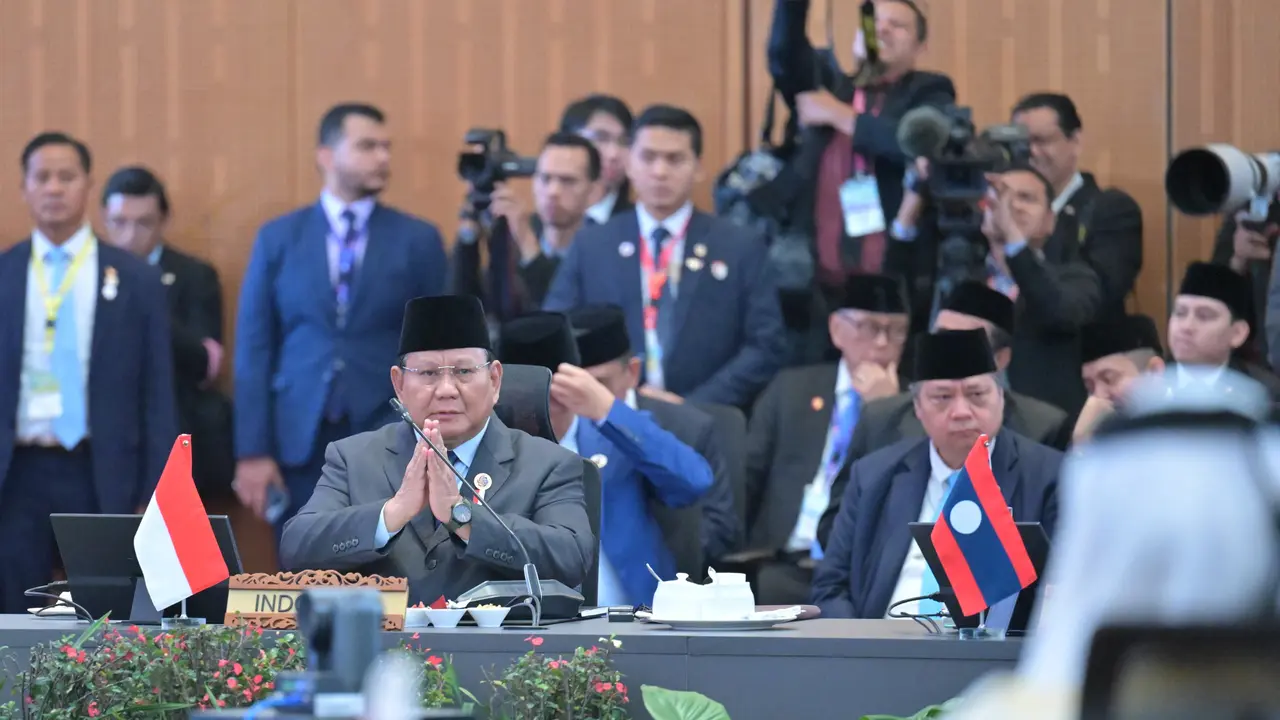 Presiden Prabowo Subianto dalam Konferensi Tingkat Tinggi (KTT) ke-16 lBIMP-EAGA di Kuala Lumpur Convention Centre (KLCC), Malaysia, Selasa (27/5/2025). (Foto: Kris - Biro Pers Sekretariat Presiden)