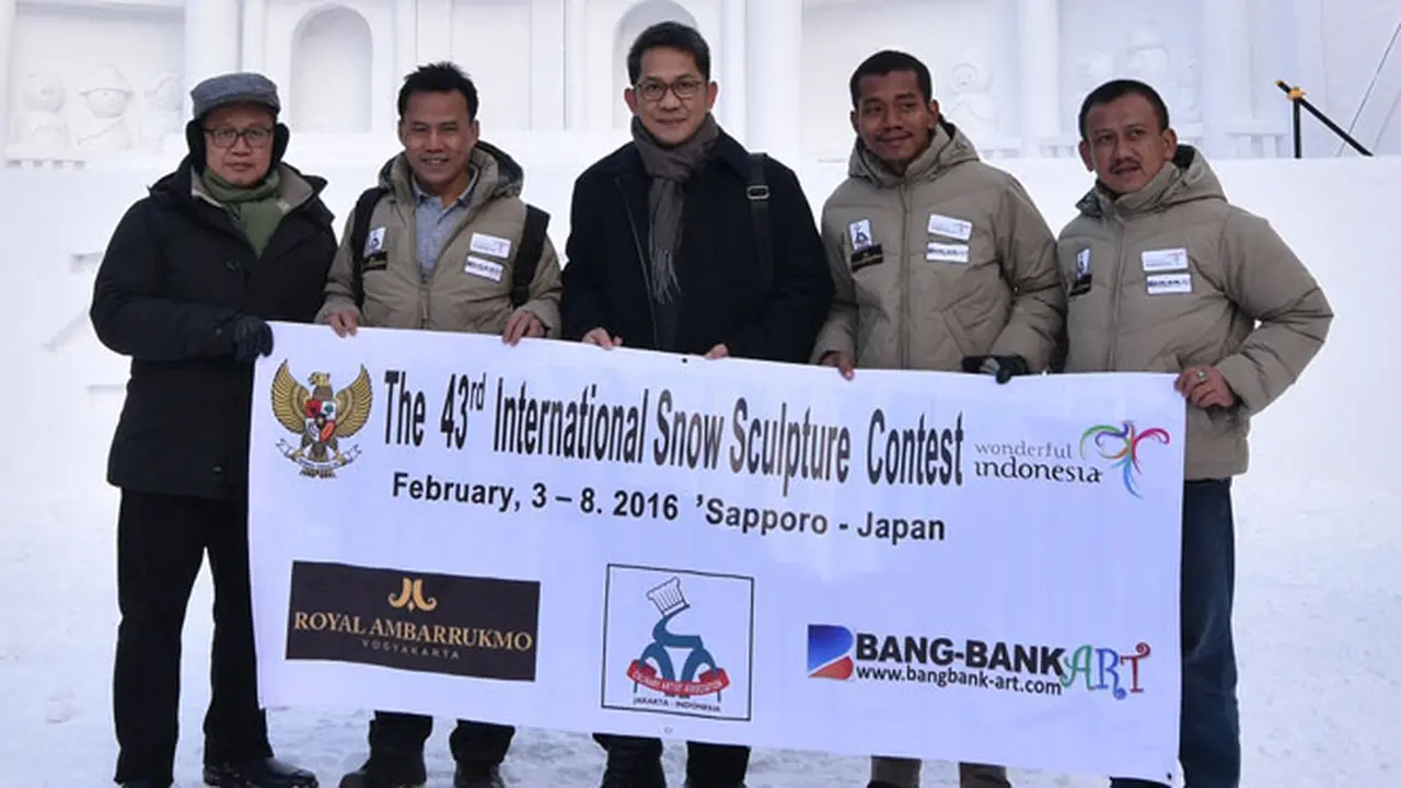 Seniman Pemahat Es RI Tampil Memukau di Sapporo Snow Contest