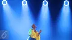 Penyanyi Dira Sugandi tampil dalam BNI Java Jazz Festival 2017, Jakarta, Jumat (3/3). Bertajuk Tribute to Whitney Houston, sejumlah lagu dibawakan untuk mengenang artis wanita pemilik penghargaan terbanyak di dunia itu. (Liputan6.com/Immanuel Antonius)