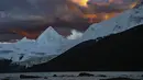 Pemandangan Gunung Sapukonglagabo di Wilayah Biru di Nagqu, Daerah Otonom Tibet, China barat daya (11/10/2020). Dengan membaiknya kondisi transportasi, semakin banyak wisatawan yang dapat mengakses Gunung Sapukonglagabo untuk menikmati pemandangan. (Xinhua/Purbu Zhaxi)