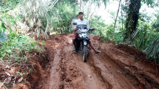 Longsor Susulan Bayangi Lebaran Warga Watuagung