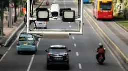 CCTV terpasang di dekat alat ERP di Jakarta, Sabtu (19/1). Meski dua perusahaan peserta lelang ERP mundur teratur dari proses tender yang sedang berlangsung, Pemprov DKI Jakarta tetap optimis sistem ERP dapat terlaksana. (Liputan6.com/JohanTallo)