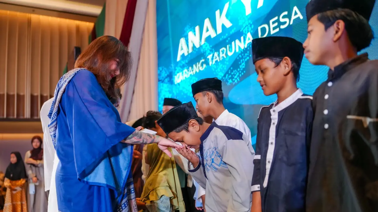 Sebanyak 3.500 bingkisan Lebaran dibagikan kepada masyarakat kurang mampu dan juga sejumlah yayasan sosial dalam rangka program JHL Peduli Ramadan 2026 (Istimewa)